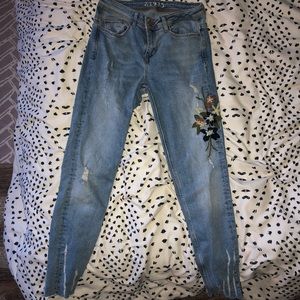 zara embroidered high waisted jeans